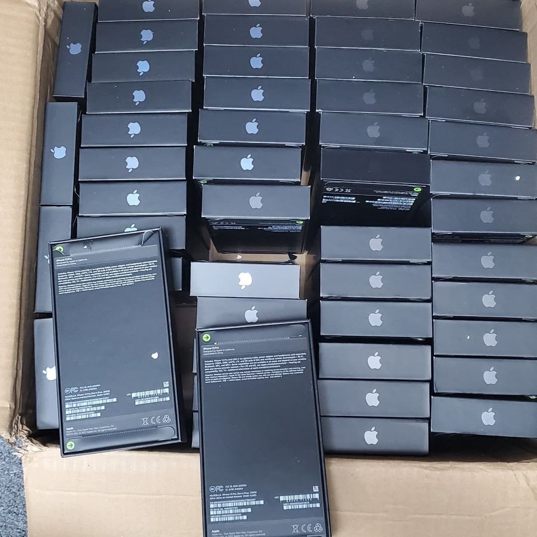 IPhone 13 pro max | Limited - Image 4