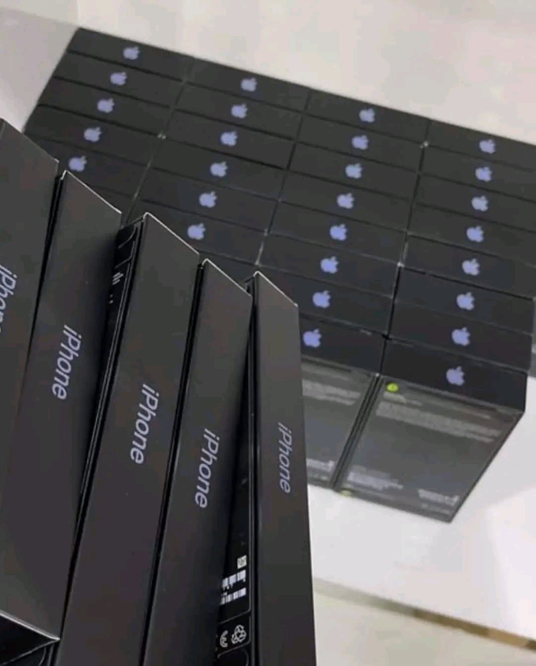 IPhone 13 pro max | Limited - Image 6