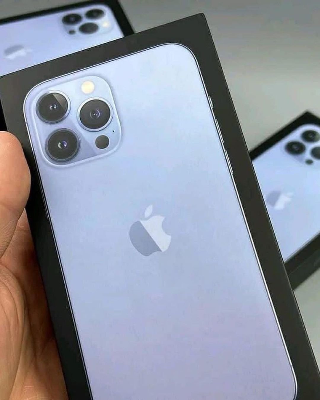 IPhone 13 pro max | Limited - Image 3